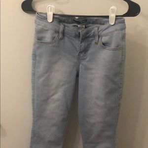 Light wash skinny jeans